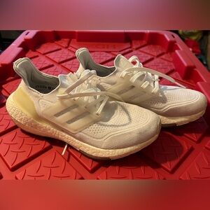 Adidas Ultraboost Women’s 7.5